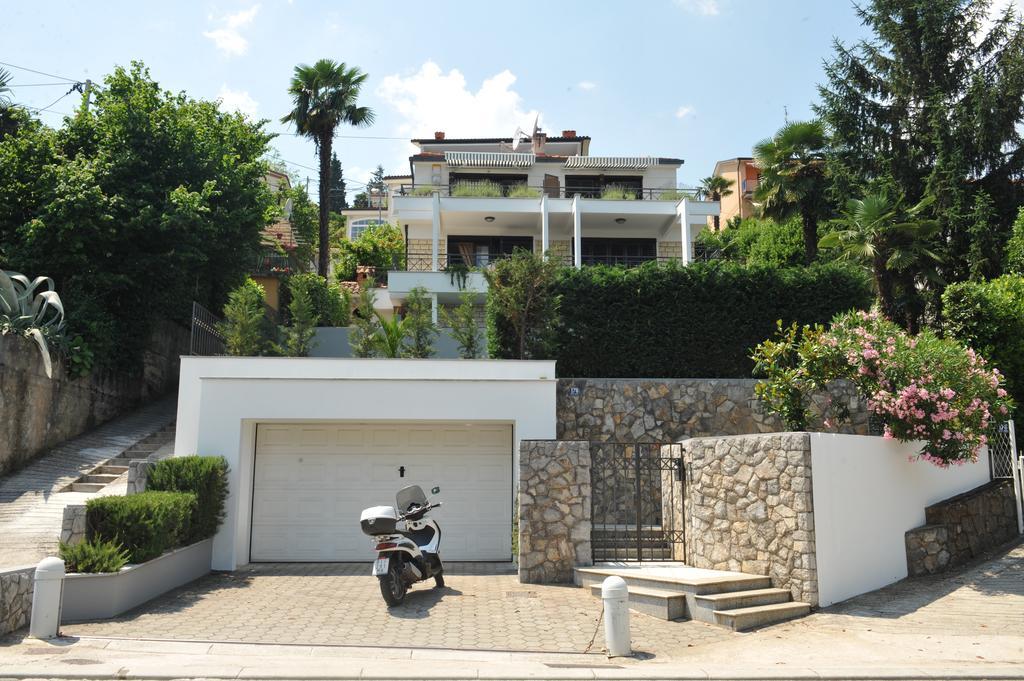 Apartments Seccareccia Opatija Room photo